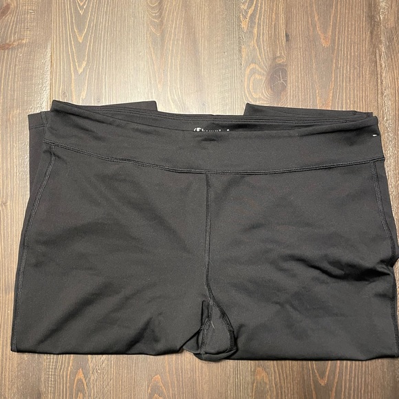Women’s Champion Capris, Size XL - Picture 3 of 3